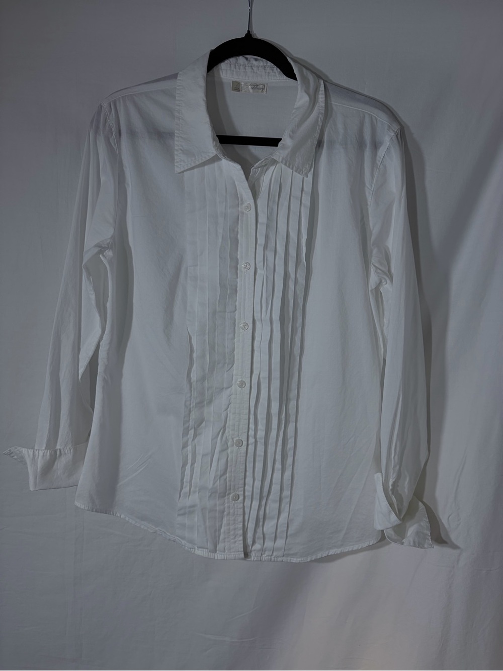Classic White Pleated Women’s Dress Shirt Size L, soft 100% Cotton